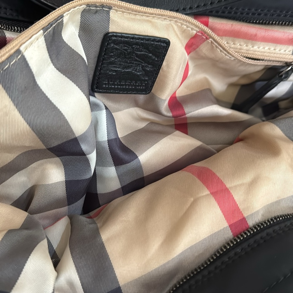 Burberry Buckleigh Tote Bag - Picture 9 of 10